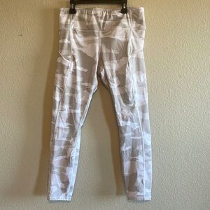 Athleta Camp Contender 7/8 Tight Color White size medium